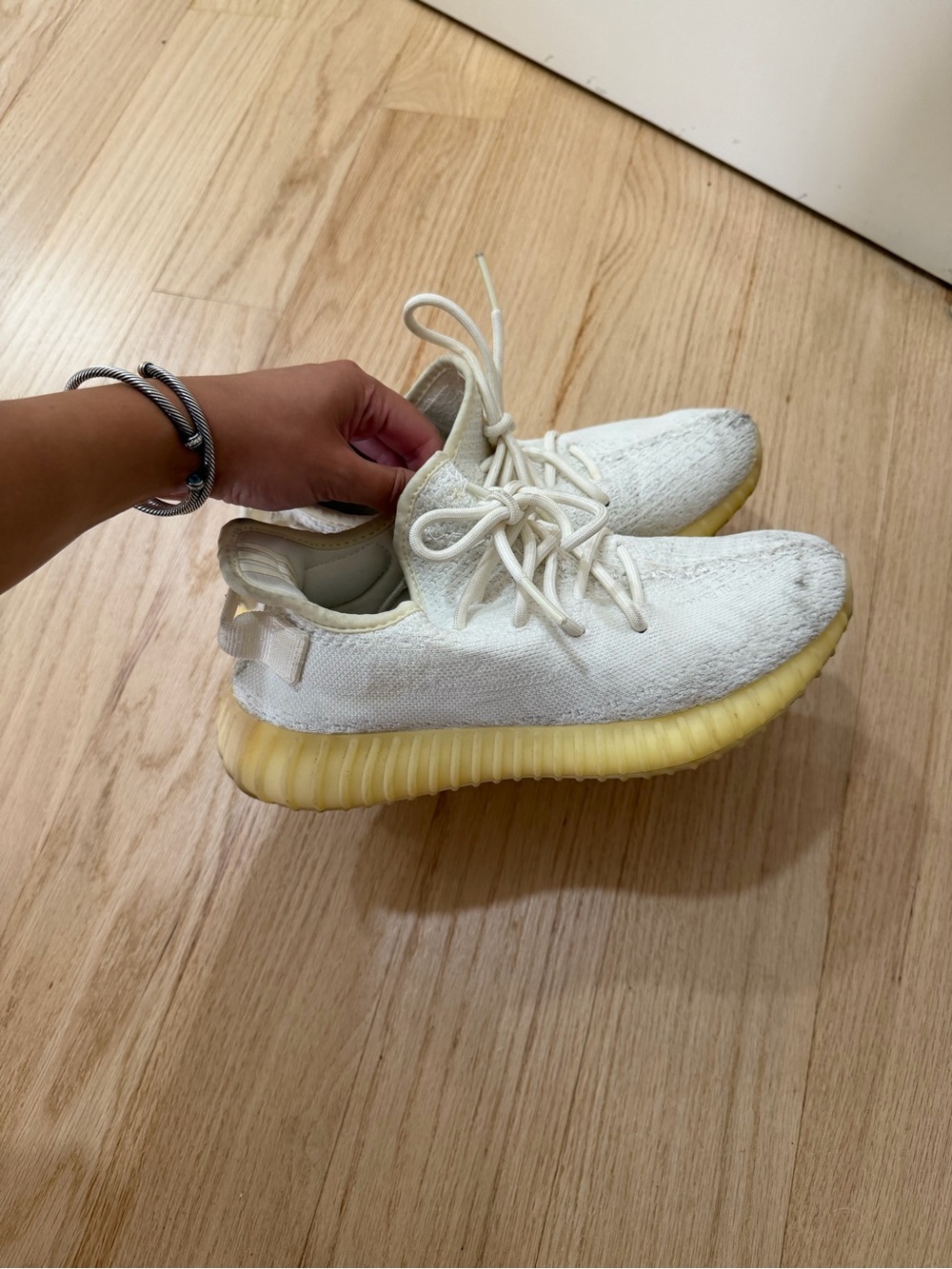 Yeezy 350 v2 cream sneakers